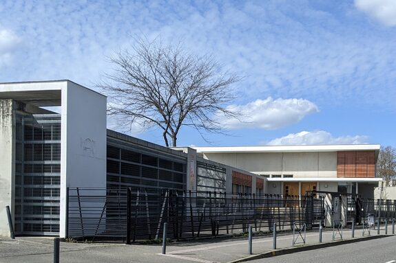 Collège_Jean-Pierre_Vernant,_4_avenue_de_Lasbordes_(Toulouse).jpg